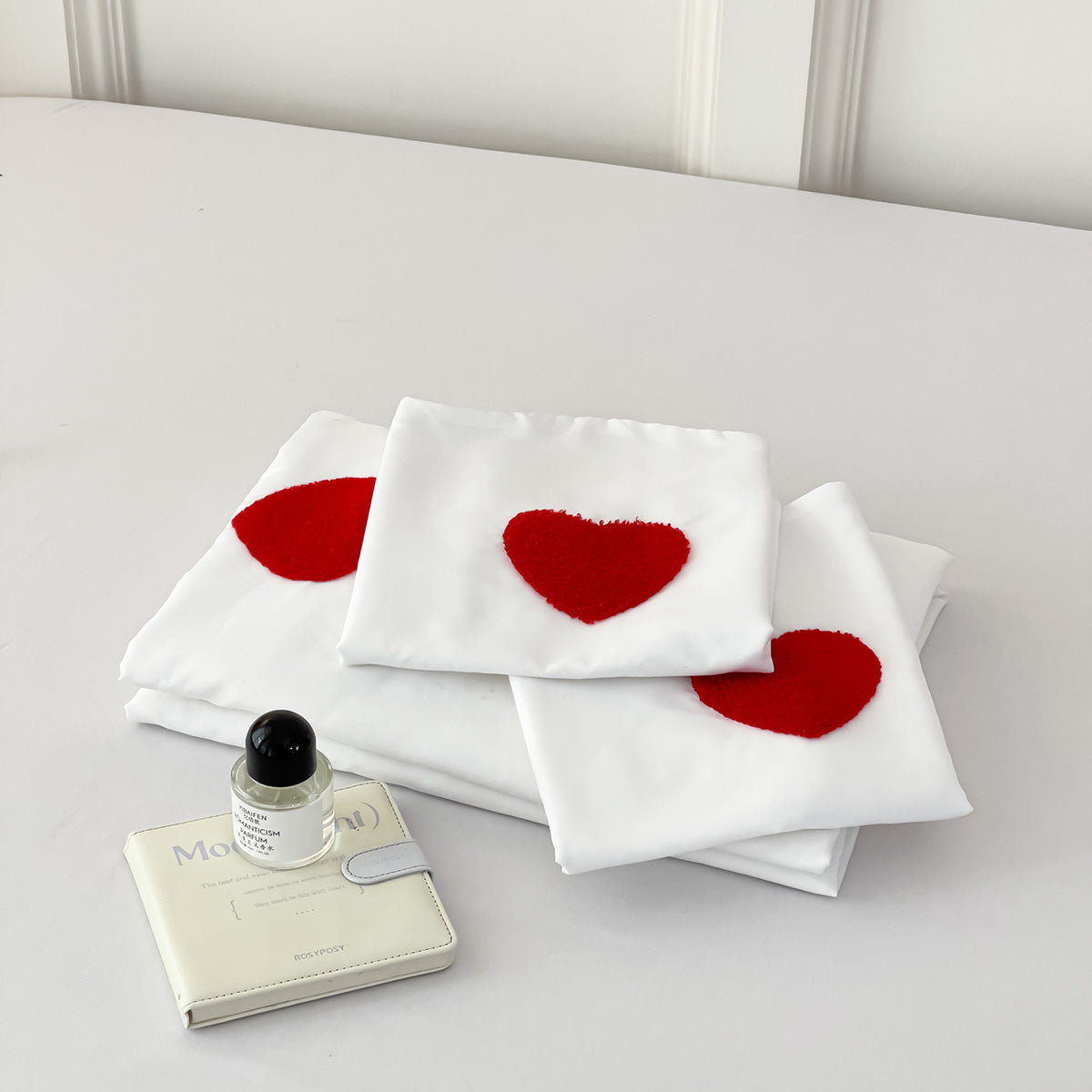 Love Duvet Cover Set – 3Counts Romantic Comforter Cover with Pillowcases (No Filling), Soft & Lightweight Bedding Sets, Mashine Washable,Summer Aesthetic,Room Decor